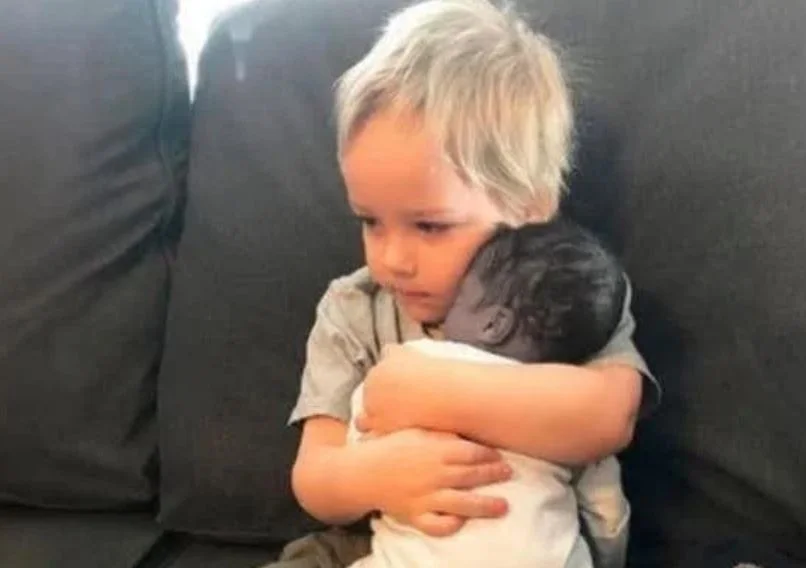 The Cry That Shattered the Silence How a Brothers Promise Brought Life Back