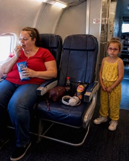 A Woman Took the Seat I’d Reserved for My Daughter — Then the Crew Stepped In and Changed Everything
