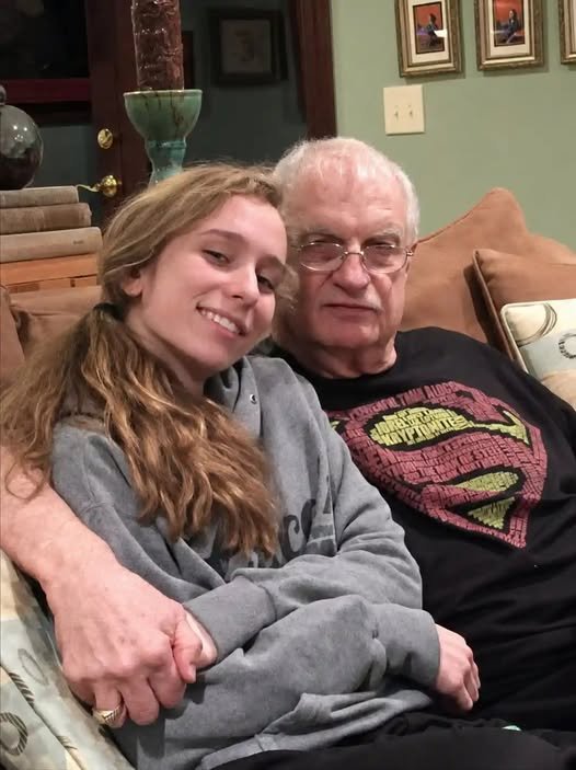 Every Evening, My Sister Locked Herself in Grandpa’s Room. When I Finally Broke In, the Truth Shattered My World.